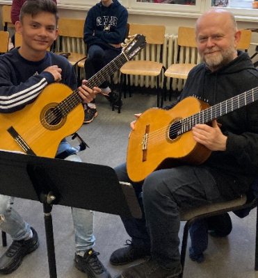 Šesté a zároveň poslední setkání Akademie MenART s vynikajícím českým kytaristou Pavlem Steidlem